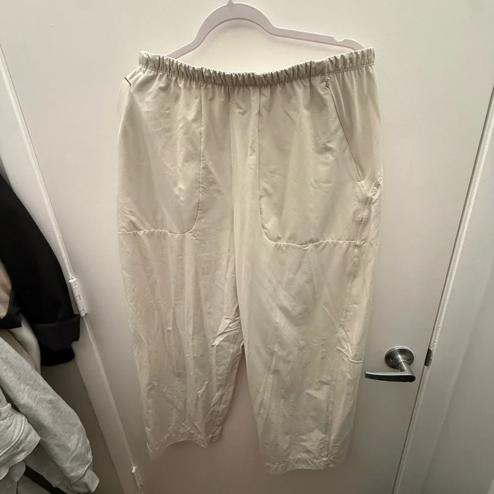 Lululemon mid rise barrel pants - Picture 2 of 2